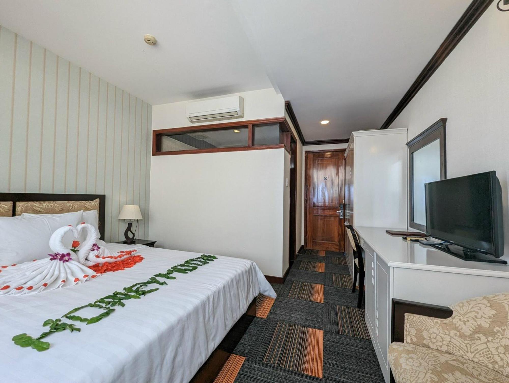 Dong Kinh Hotel Ho Chi Minh City Exterior photo
