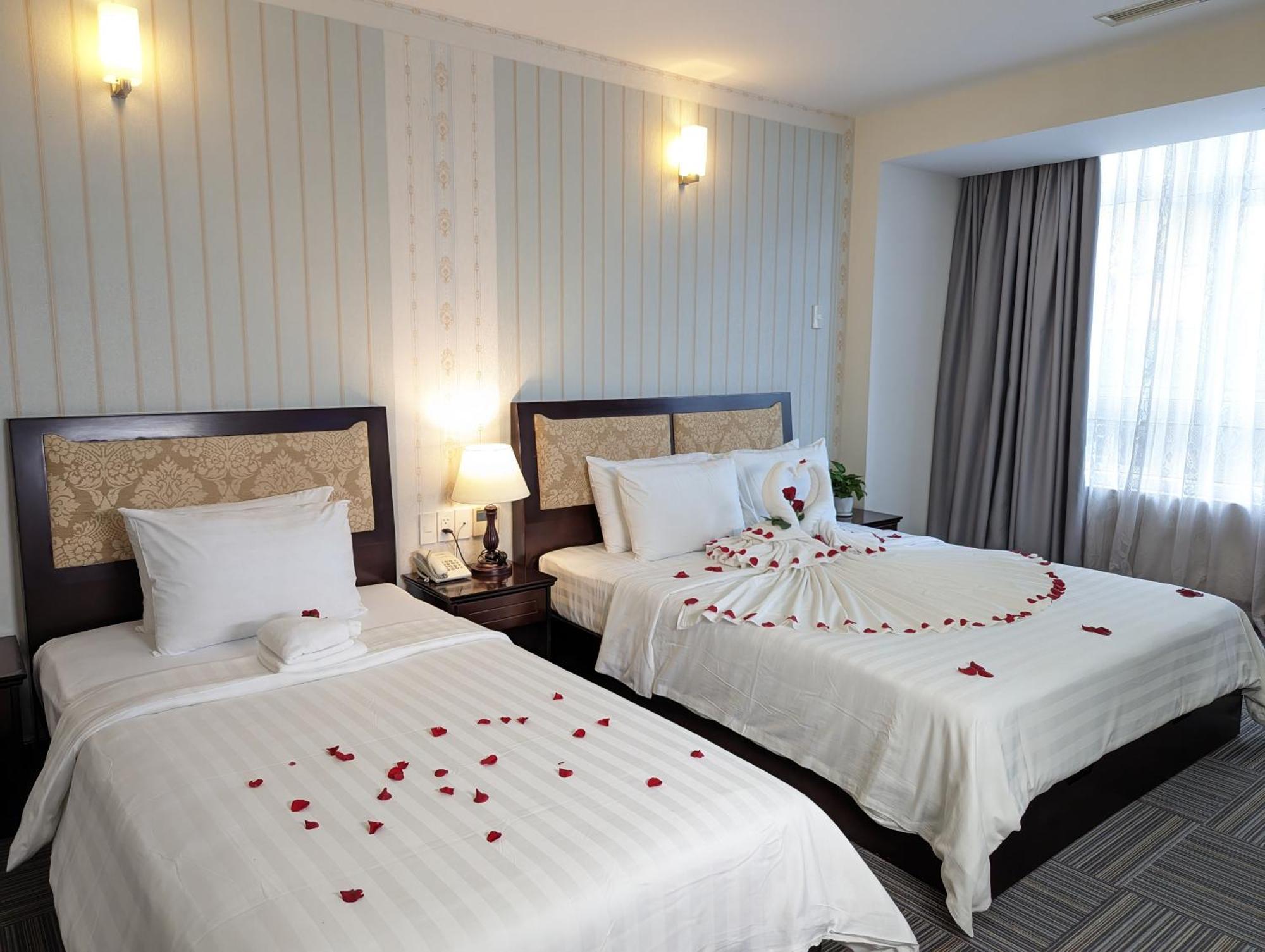 Dong Kinh Hotel Ho Chi Minh City Exterior photo