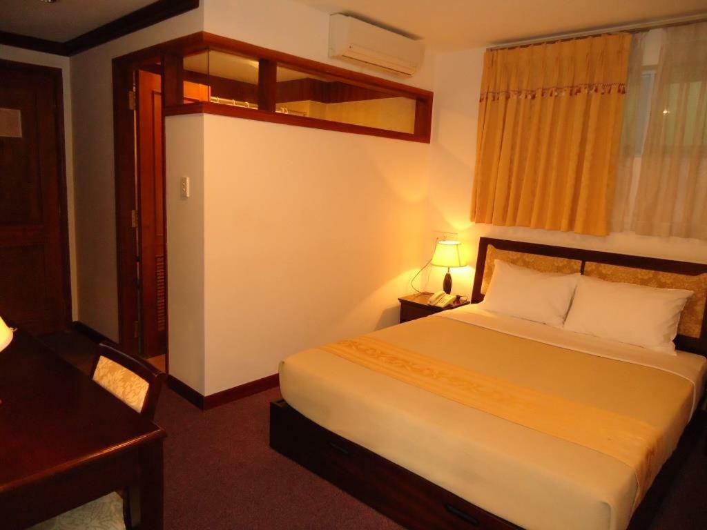 Dong Kinh Hotel Ho Chi Minh City Exterior photo